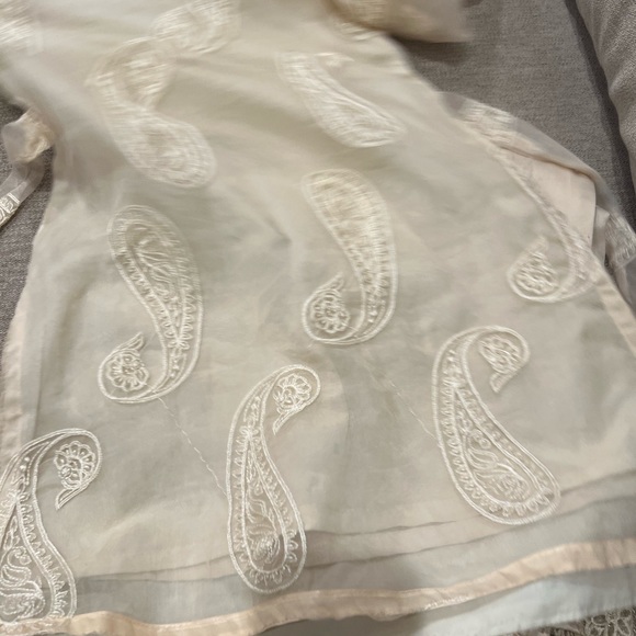 Like new girl 6  to 7 party dresses  Pakistani boutique - Picture 11 of 11